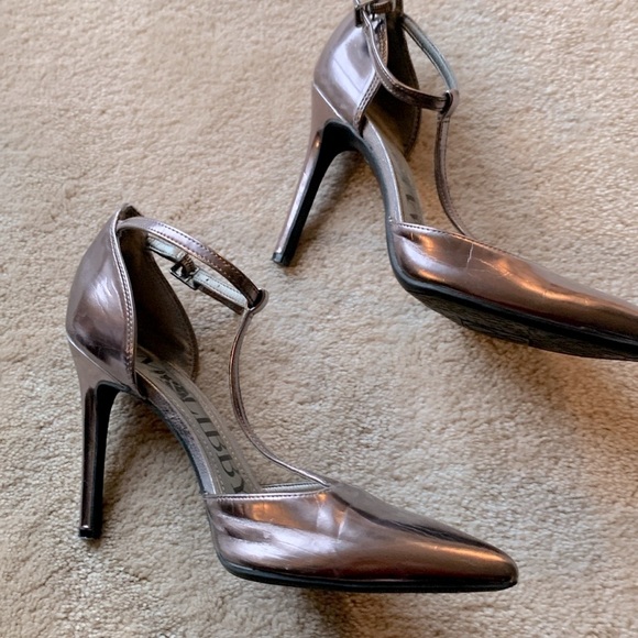 Silver heels - Picture 6 of 12